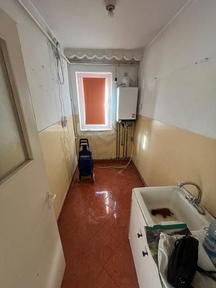 Apartament cu 2 camere decomandat în Podu Roș