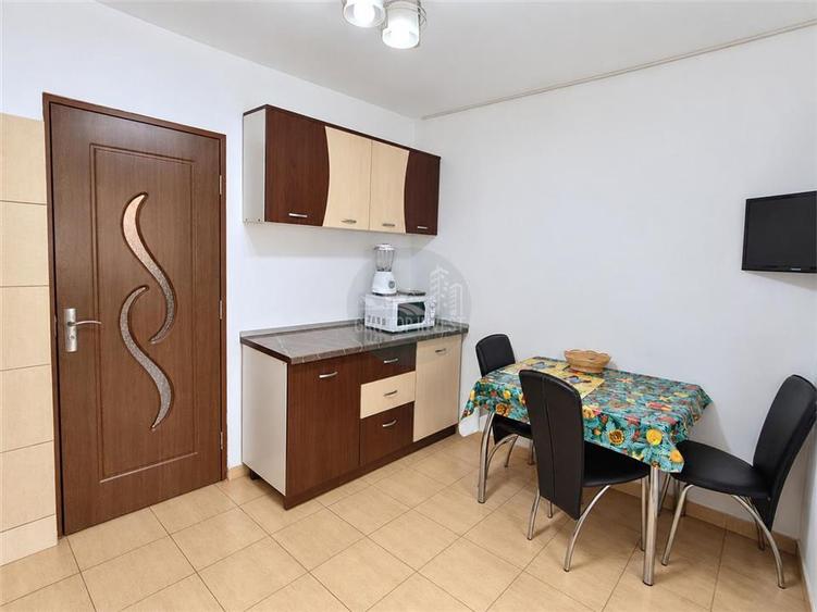 Apartament cu 2 camere decomandat în Hipodrom 3