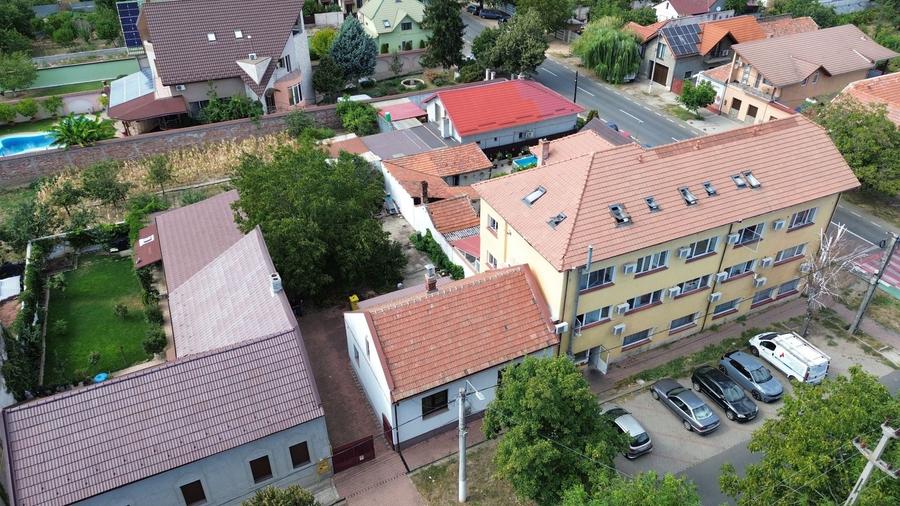 Casă individuală cu 3 camere cu Canalizare în Pârneava