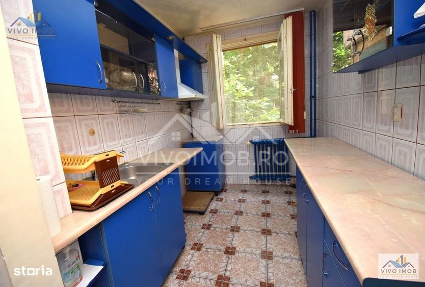 Apartament cu 3 camere semidecomandat în Titan