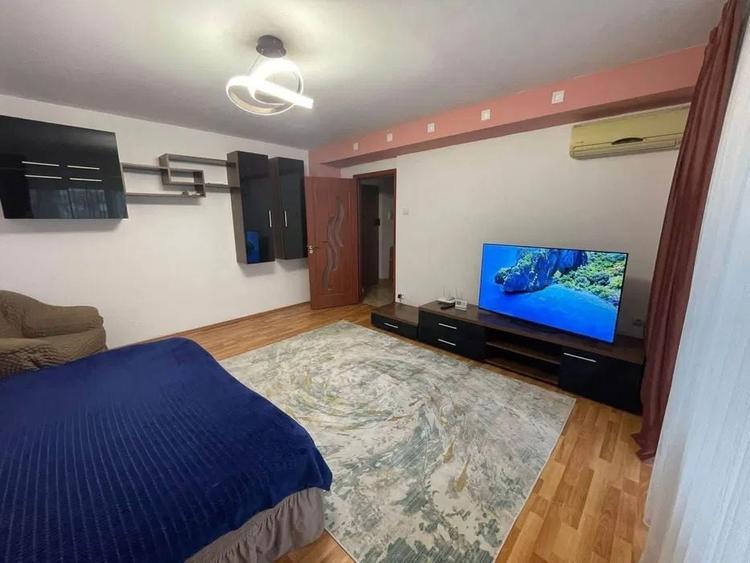 Apartament cu 2 camere decomandat, mobilat în Vitan Mall