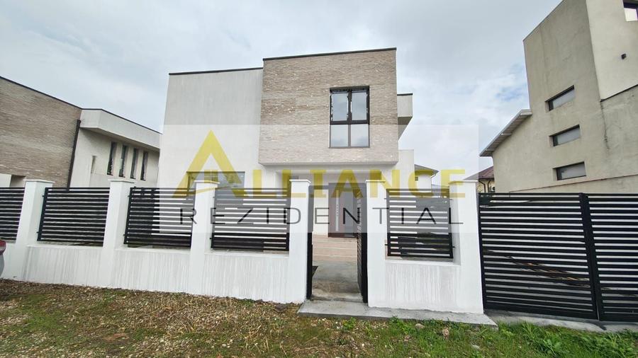 Casă individuală cu 5 camere cu Canalizare în Berceni