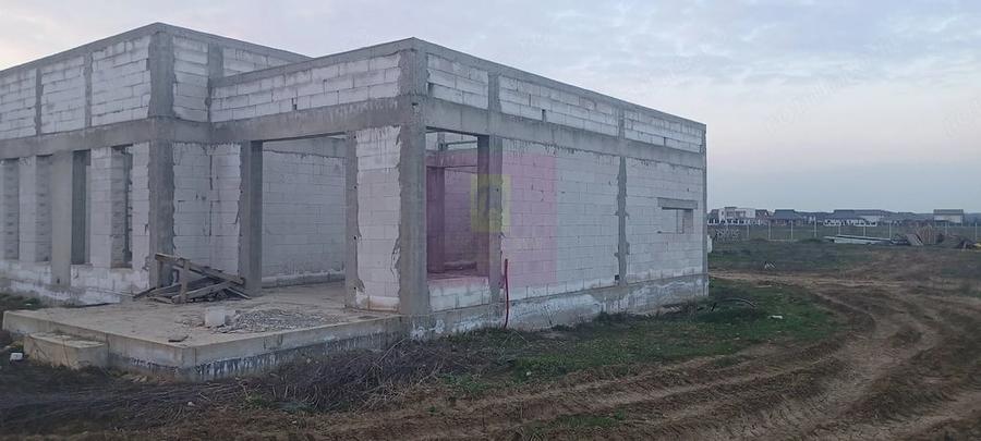 Casă cu Teren 607 Mp în Săbăreni