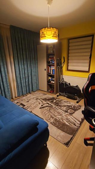 Apartament cu 3 camere decomandat în Orizont