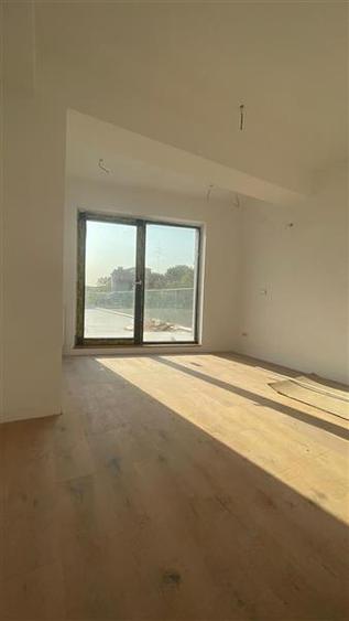 Apartament cu 3 camere semidecomandat în Pache Protopopescu