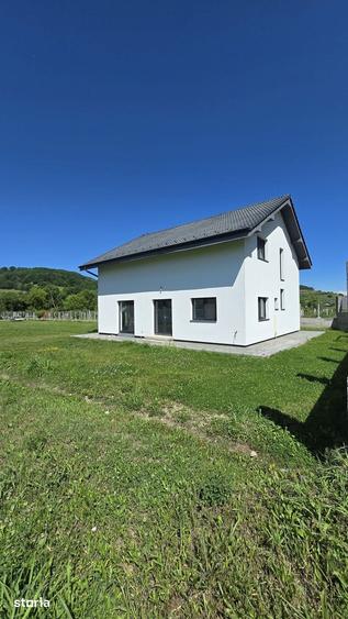 Casă cu 5 camere cu Teren 537 Mp în Central