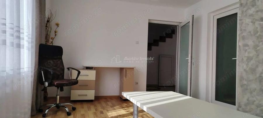 Casă cu 7 camere cu Teren 500 Mp în Central