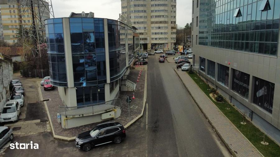 Spațiu comercial, de 1,100 mp, în Central
