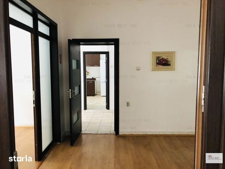 Casă cu 5 camere cu Teren 150 Mp în Vatra Luminoasă