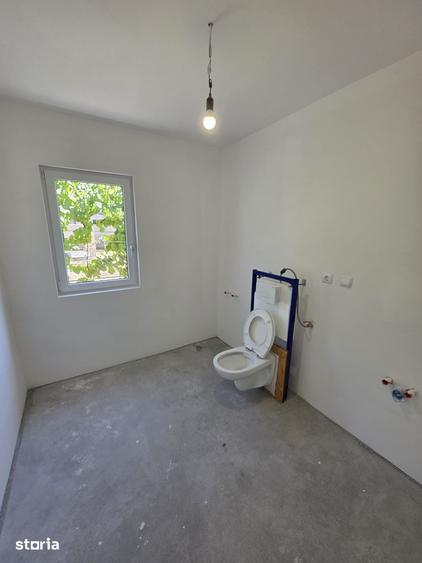 Casă cu 8 camere cu Teren 564 Mp în Dudeștii Noi