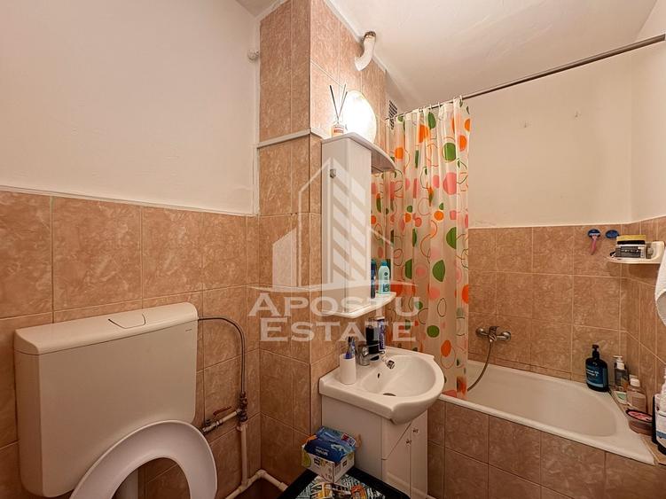 Apartament cu 2 camere decomandat, mobilat în Sud