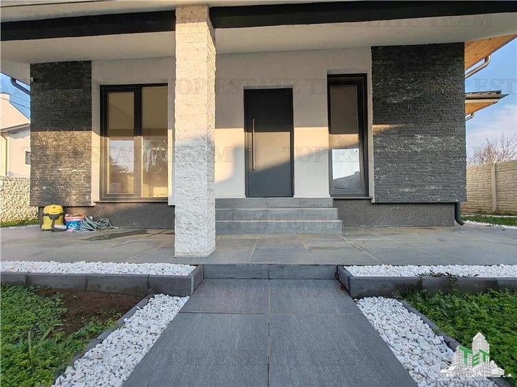 Casă individuală cu 4 camere cu Canalizare în Balotești