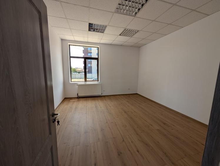 Spațiu comercial, de 32 mp, în Nord