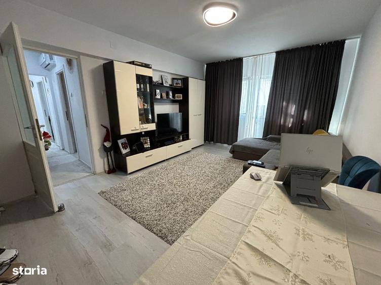 Apartament cu 4 camere decomandat, mobilat în Central