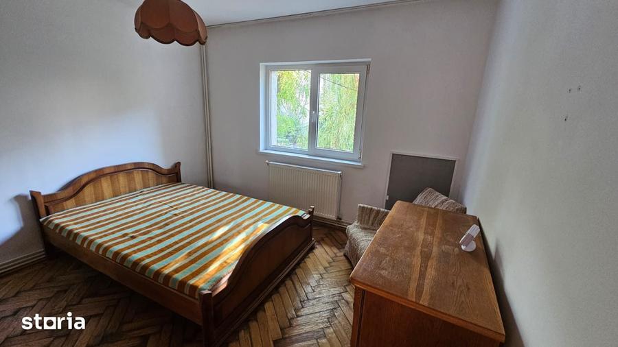 Garsonieră decomandată în Micro 20