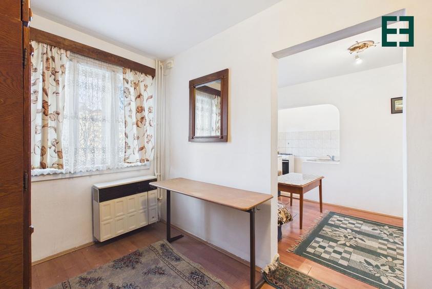 Apartament cu 2 camere semidecomandat în Intim