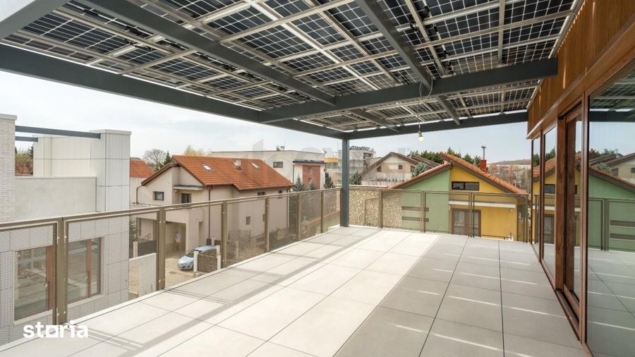 Casă cu 6 camere cu Teren 425 Mp în Central