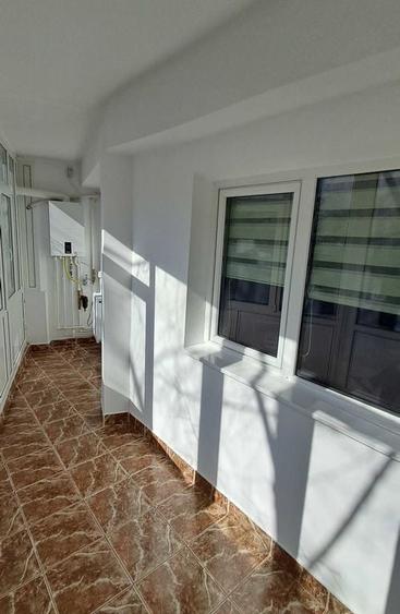 Apartament cu 3 camere decomandat în Micro 17