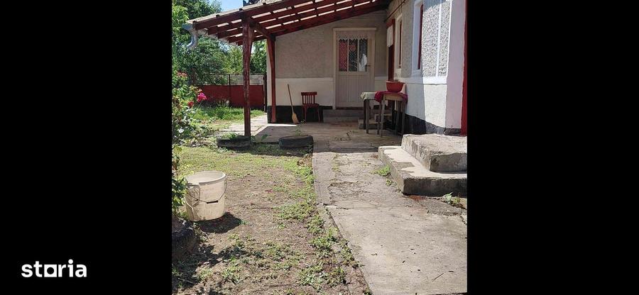 Casă cu 5 camere cu Teren 1200 Mp în Suplac