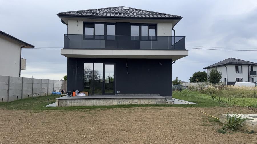 Casă cu 4 camere cu Teren 430 Mp în Berceni