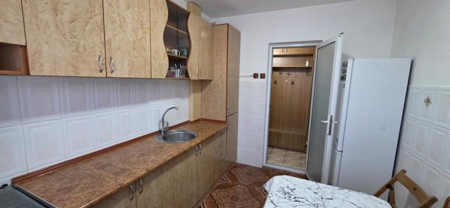 Apartament cu 2 camere semidecomandat în Păcii