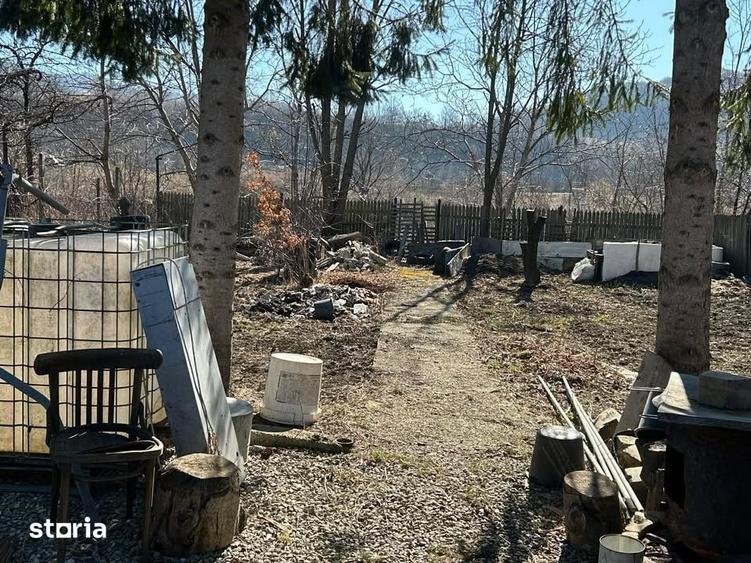 Casă cu 5 camere cu Teren 1000 Mp în Pângărați
