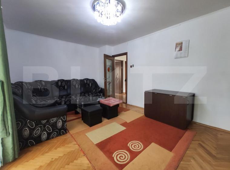 Apartament cu 3 camere decomandat în Central