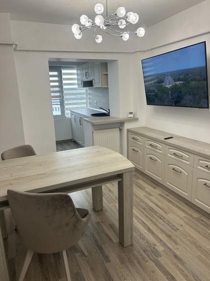 Apartament cu 3 camere decomandat în Ultracentral