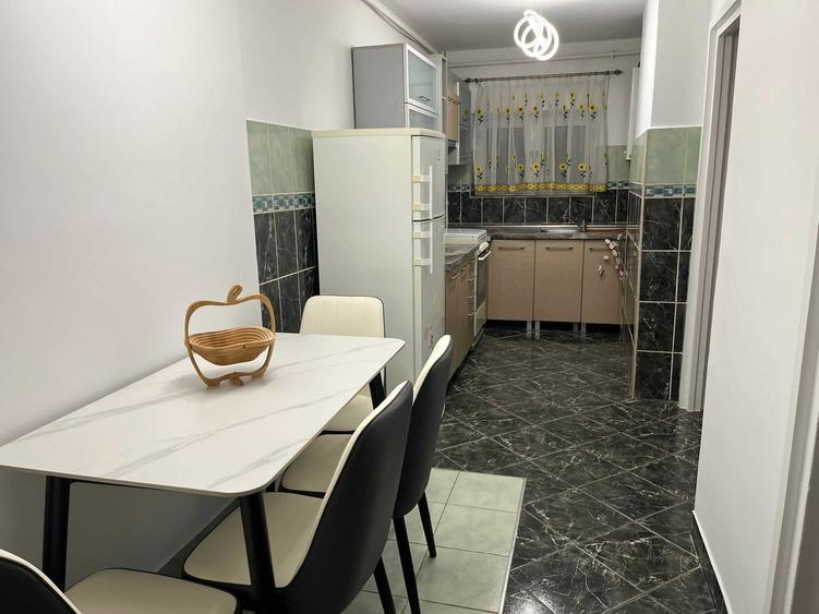 Apartament cu 2 camere decomandat în Exterior Vest