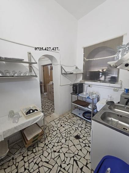 Casă cu 25 camere cu Teren 2940 Mp în Central
