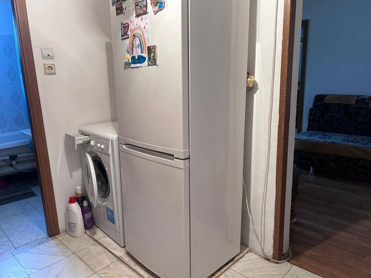 Apartament cu 2 camere semidecomandat în Colanu