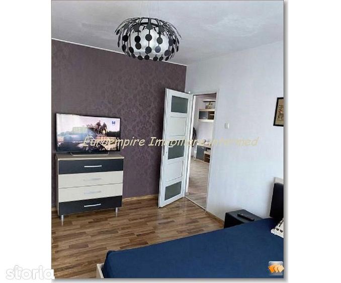 Apartament cu 3 camere decomandat, mobilat în Central