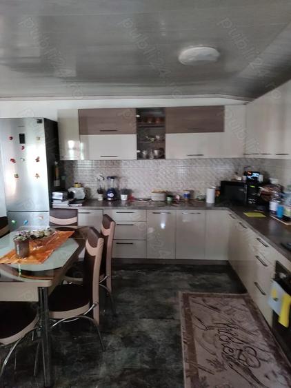 Casă cu 6 camere cu Teren 744 Mp în Vernești