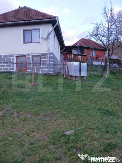 Casă cu 2 camere cu Teren 3800 Mp în Central