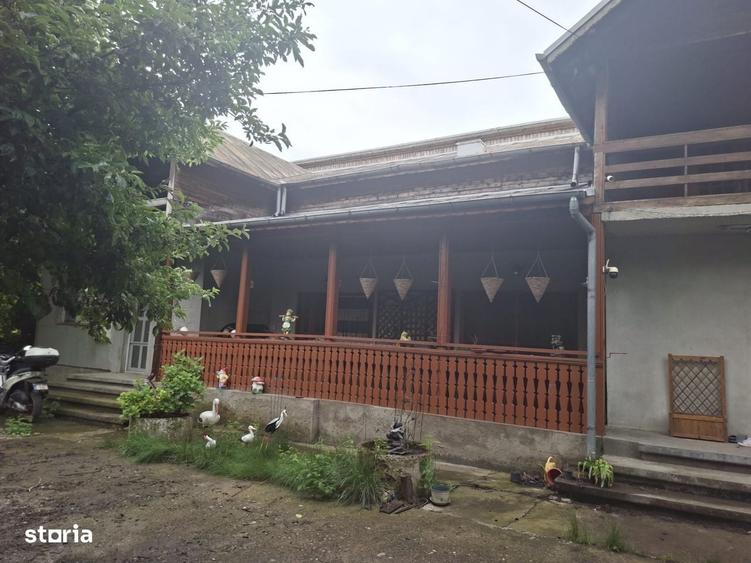 Casă cu 4 camere în Bucov