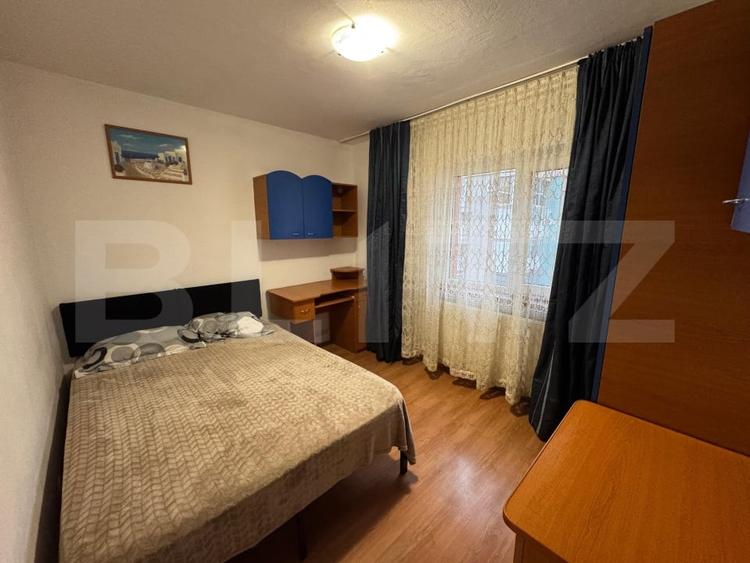 Apartament cu 3 camere decomandat, mobilat în Craiovița Nouă