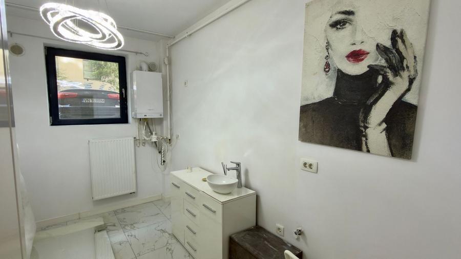 Apartament cu 3 camere decomandat în Lujerului