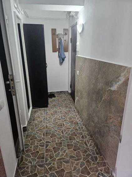Apartament cu 3 camere decomandat în Exterior Vest