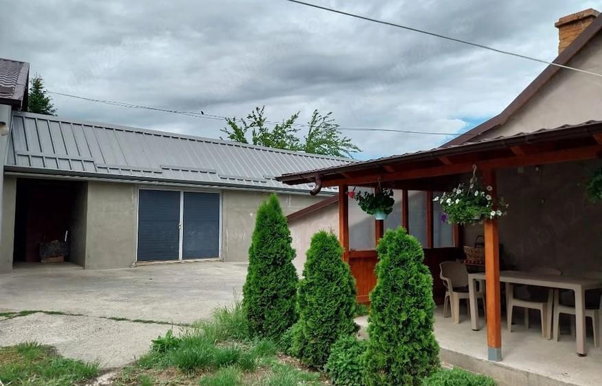 Casă cu 3 camere cu Teren 2500 Mp în Valea Cotești
