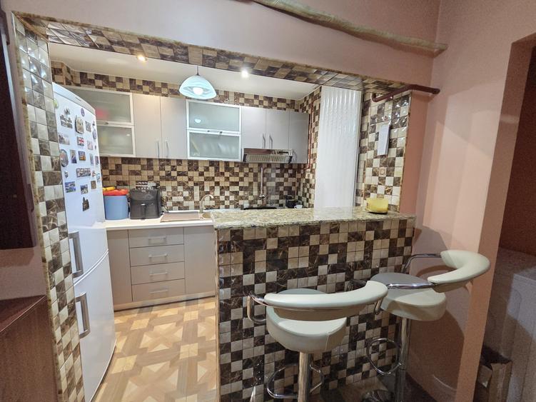 Apartament cu 2 camere decomandat în Micro 13