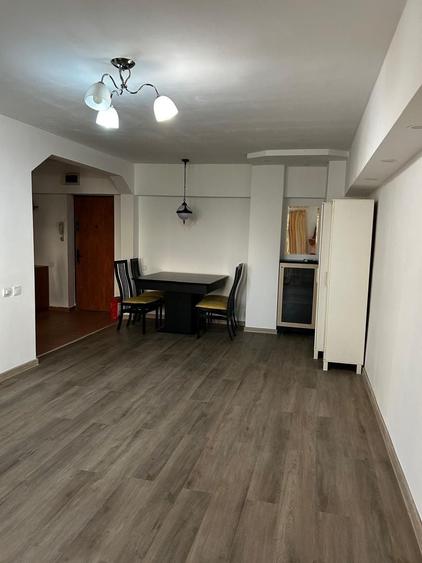 Apartament cu 3 camere decomandat, mobilat în Unirii
