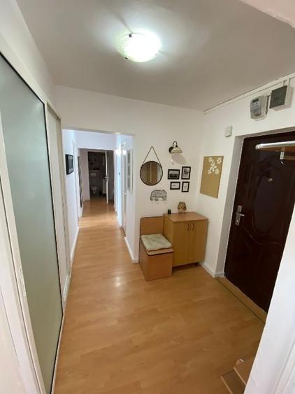 Apartament cu 3 camere decomandat, mobilat în Odobescu