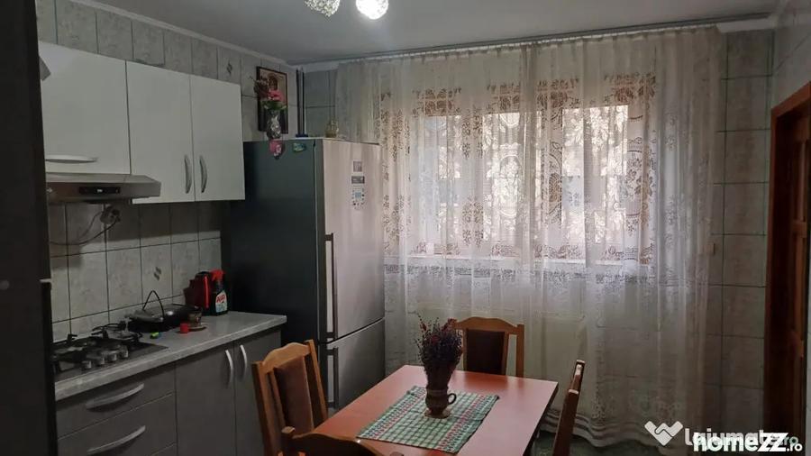 Casă cu 4 camere cu Canalizare în Granit