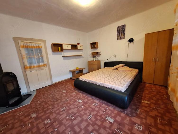 Casă cu 2 camere cu Teren 50 Mp în Drăgășani