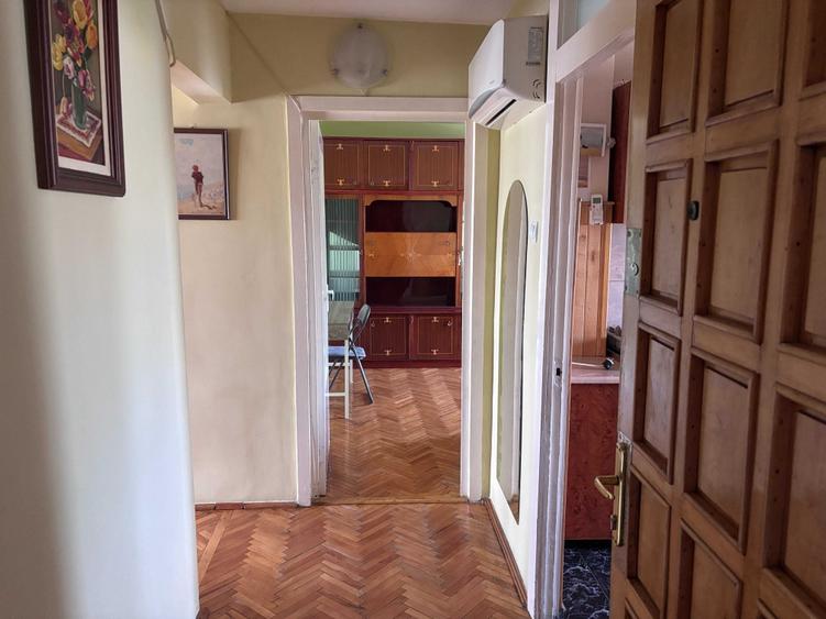 Apartament cu 3 camere decomandat în Zorilor