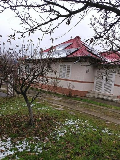 Casă cu 3 camere cu Teren 2400 Mp în Central