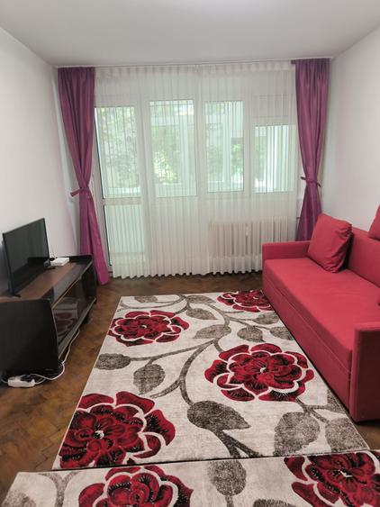 Apartament cu 2 camere semidecomandat în Metalurgiei