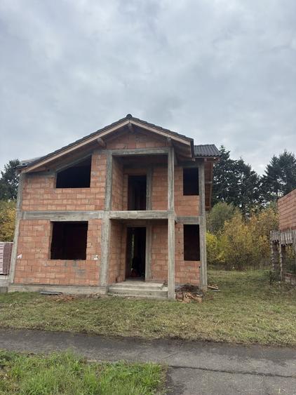 Casă cu 4 camere în Central