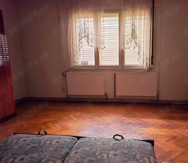 Casă cu 2 camere cu Teren 380 Mp în Central