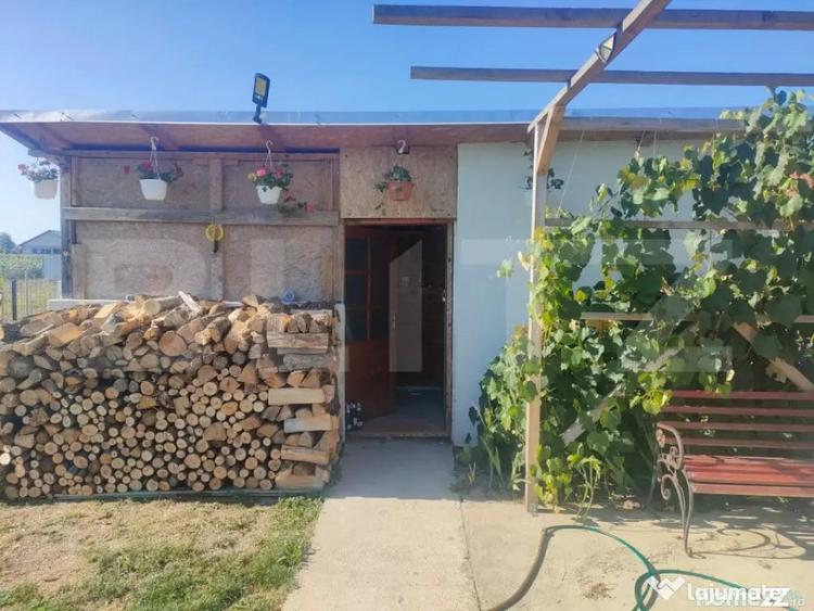Casă cu 4 camere cu Teren 388 Mp în Siret